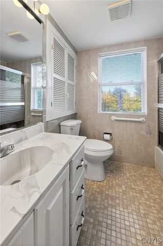 3637 Doyle Road, Lysander, NY 13027