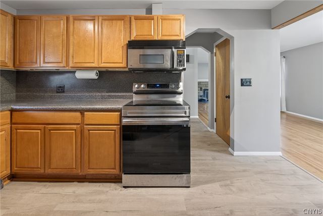 3637 Doyle Road, Lysander, NY 13027