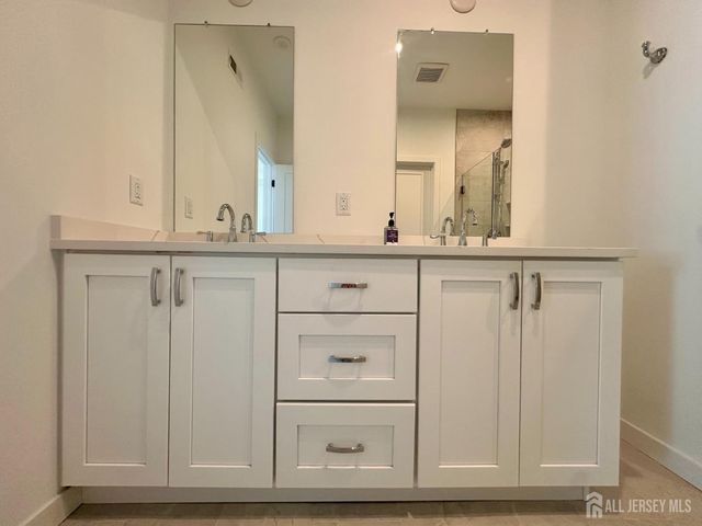 63 Park Avenue, North Brunswick, NJ 08902