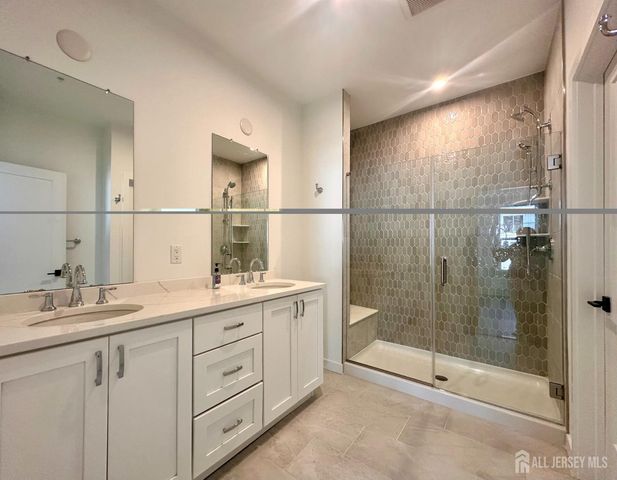 63 Park Avenue, North Brunswick, NJ 08902