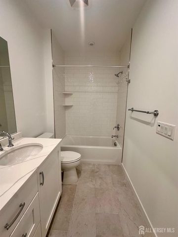 63 Park Avenue, North Brunswick, NJ 08902