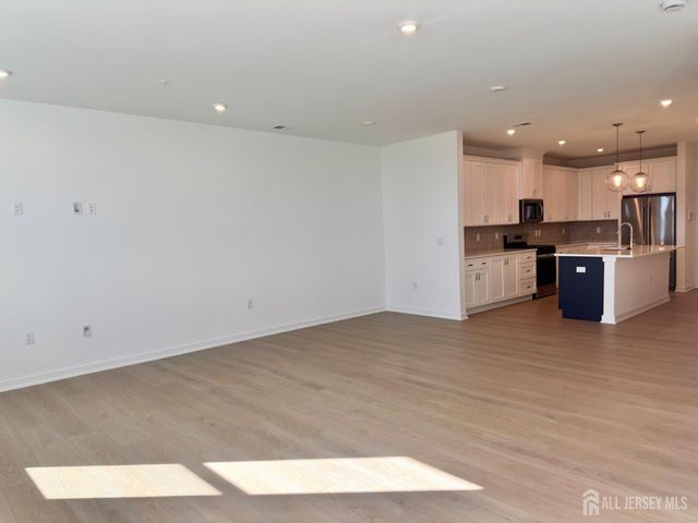 63 Park Avenue, North Brunswick, NJ 08902