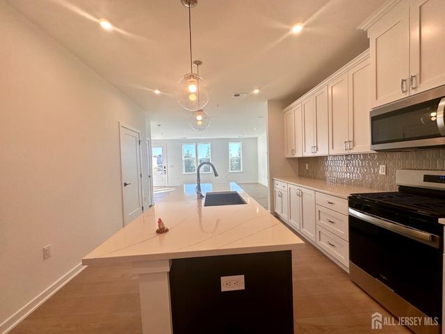 63 Park Avenue, North Brunswick, NJ 08902
