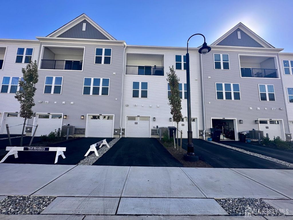 63 Park Avenue, North Brunswick, NJ 08902