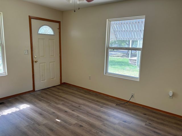 422 N Clayton Ave, Wichita, KS 67203