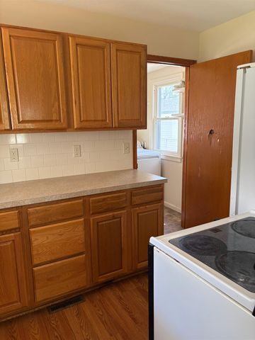 422 N Clayton Ave, Wichita, KS 67203