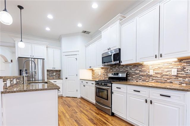 2288 Oakview Road NE, Atlanta, GA 30317