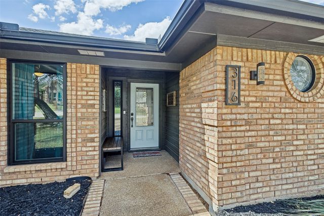 316 Inverness Drive, Trophy Club, TX 76262