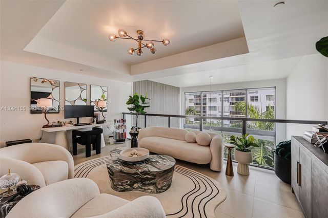 6000 Collins Ave 523, Miami Beach, FL 33140