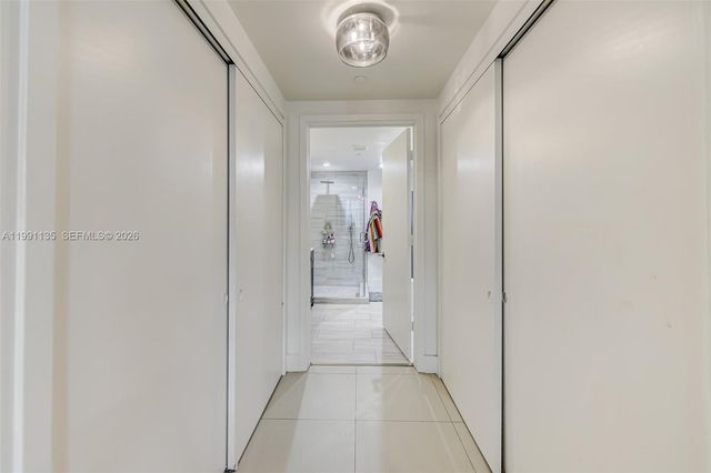 6000 Collins Ave 523, Miami Beach, FL 33140