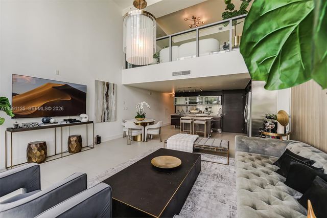 6000 Collins Ave 523, Miami Beach, FL 33140