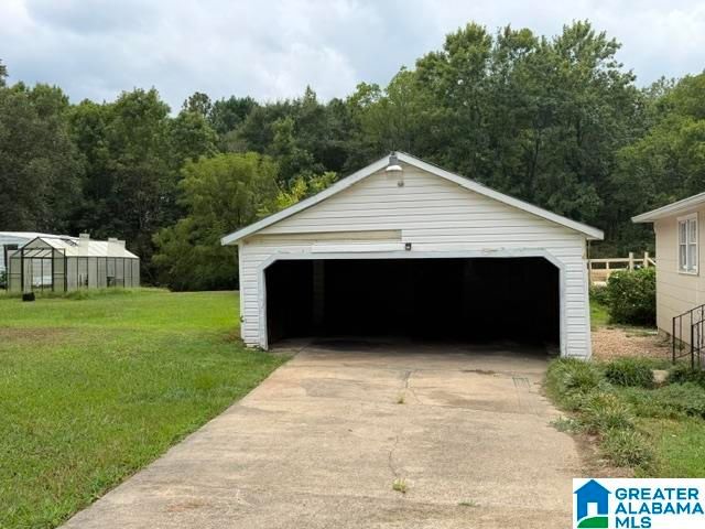 5569 ROCKDALE ROAD, Bessemer, AL 35022