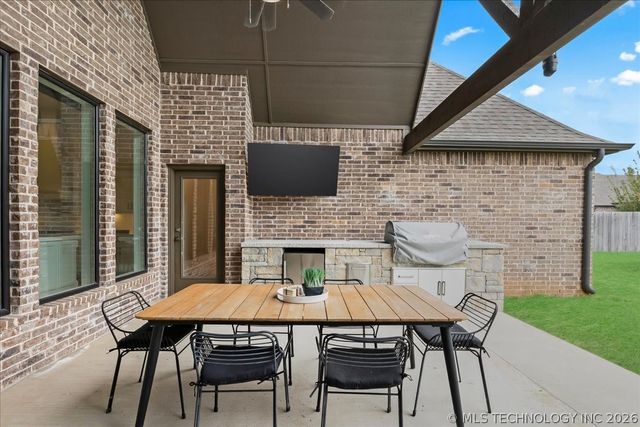 2224 W Decatur Street, Broken Arrow, OK 74011