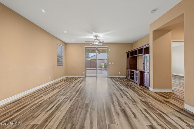 18527 W SURPRISE FARMS Loop N, Surprise, AZ 85388