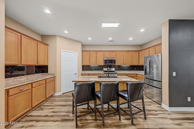 18527 W SURPRISE FARMS Loop N, Surprise, AZ 85388