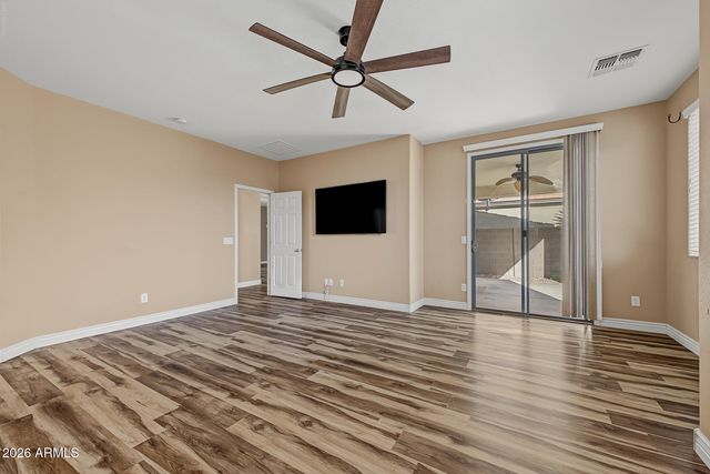 18527 W SURPRISE FARMS Loop N, Surprise, AZ 85388