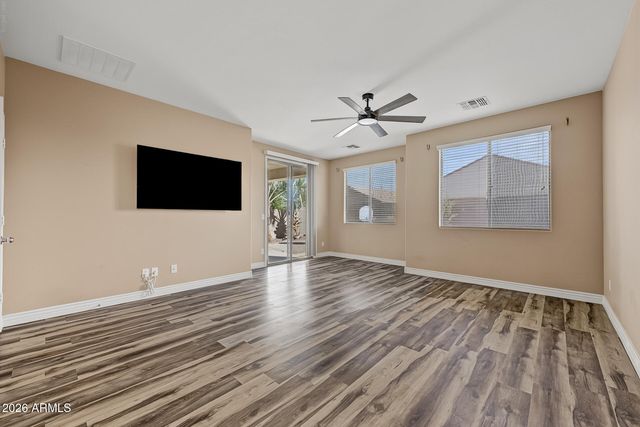 18527 W SURPRISE FARMS Loop N, Surprise, AZ 85388