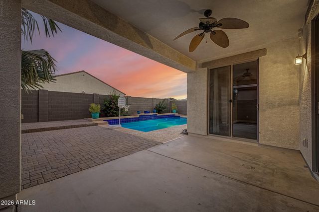 18527 W SURPRISE FARMS Loop N, Surprise, AZ 85388