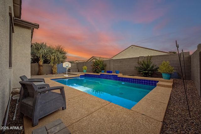 18527 W SURPRISE FARMS Loop N, Surprise, AZ 85388