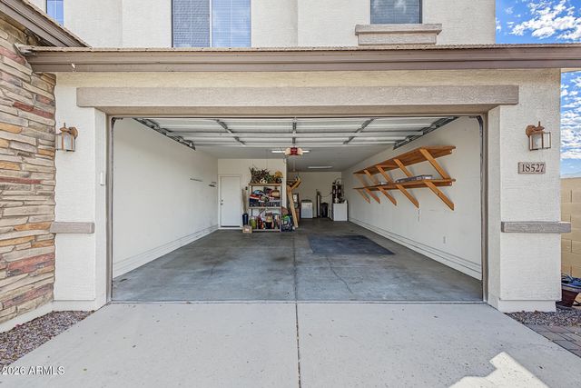 18527 W SURPRISE FARMS Loop N, Surprise, AZ 85388