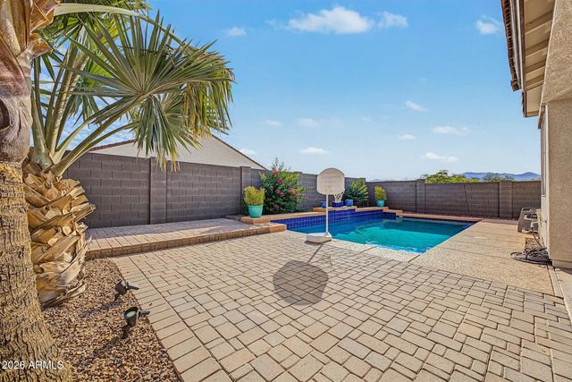18527 W SURPRISE FARMS Loop N, Surprise, AZ 85388