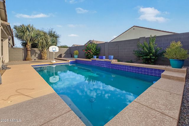 18527 W SURPRISE FARMS Loop N, Surprise, AZ 85388