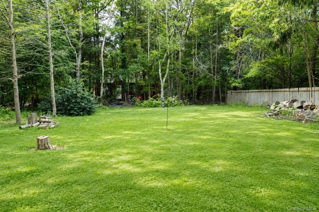 120 Lincoln Road, Medford, NY 11763