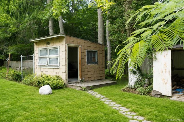 120 Lincoln Road, Medford, NY 11763