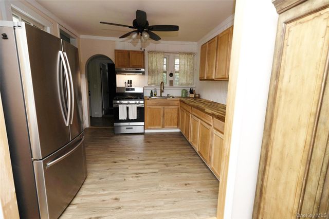 120 Lincoln Road, Medford, NY 11763