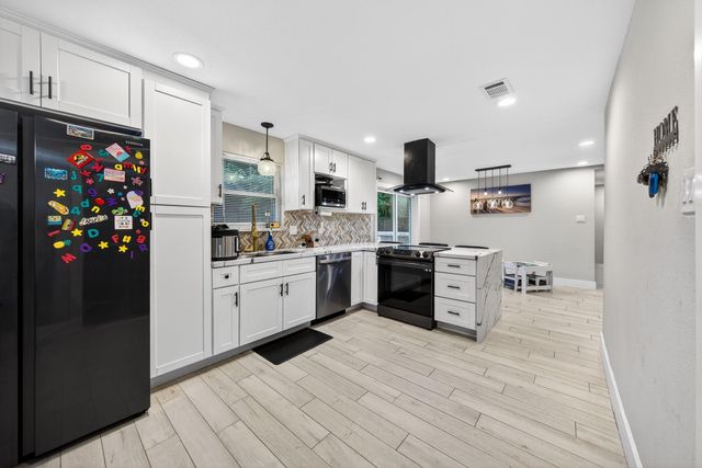 6215 Great Oaks Drive, Houston, TX 77050