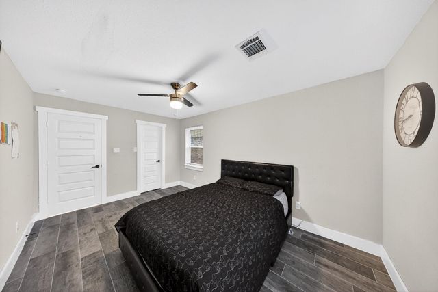6215 Great Oaks Drive, Houston, TX 77050