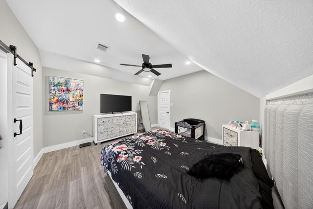 6215 Great Oaks Drive, Houston, TX 77050