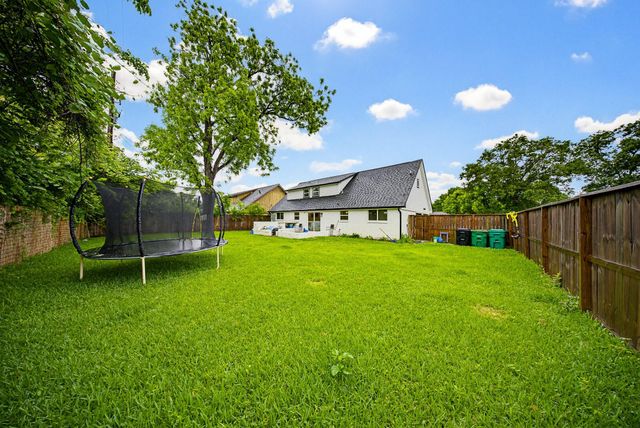6215 Great Oaks Drive, Houston, TX 77050