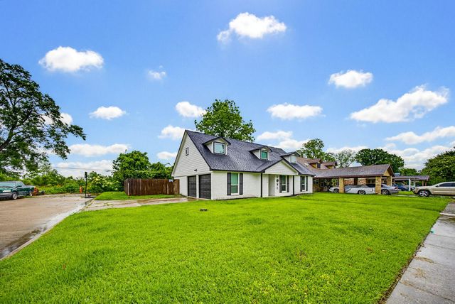 6215 Great Oaks Drive, Houston, TX 77050