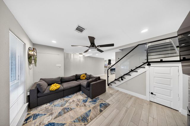 6215 Great Oaks Drive, Houston, TX 77050