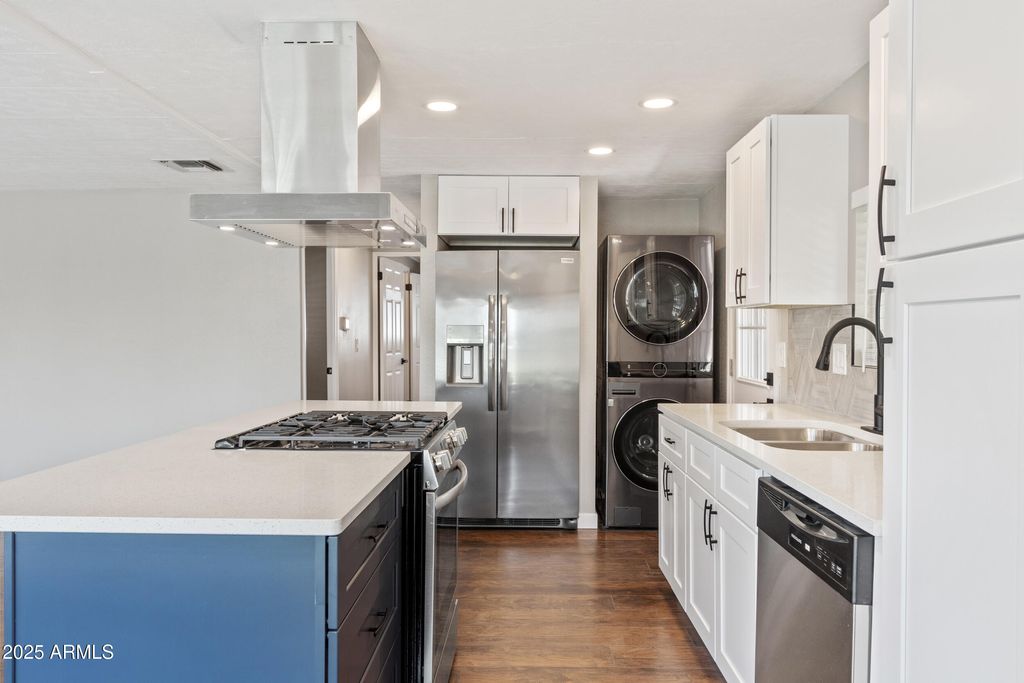 2401 W SOUTHERN Avenue 224, Tempe, AZ 85282