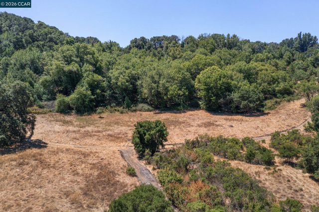1180 Bear Creek Rd, Martinez, CA 94553