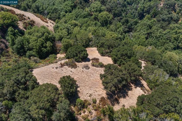 1180 Bear Creek Rd, Martinez, CA 94553