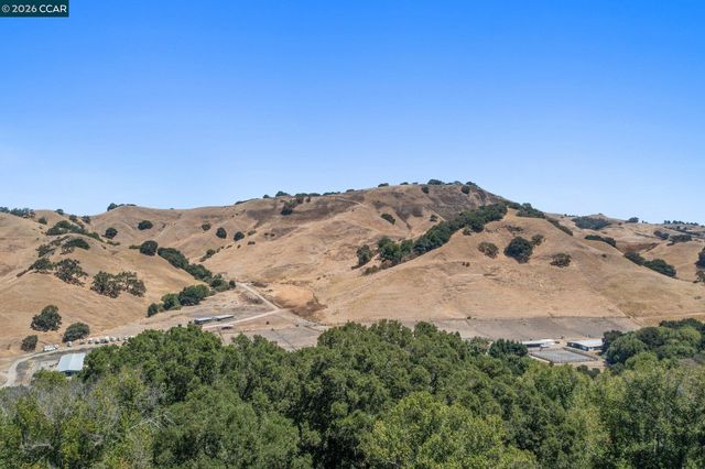 1180 Bear Creek Rd, Martinez, CA 94553