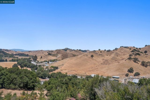 1180 Bear Creek Rd, Martinez, CA 94553