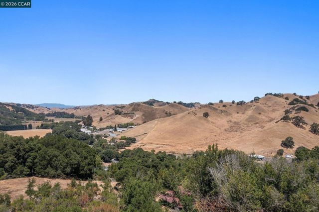 1180 Bear Creek Rd, Martinez, CA 94553