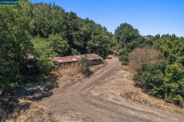 1180 Bear Creek Rd, Martinez, CA 94553