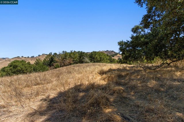 1180 Bear Creek Rd, Martinez, CA 94553
