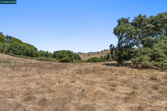1180 Bear Creek Rd, Martinez, CA 94553