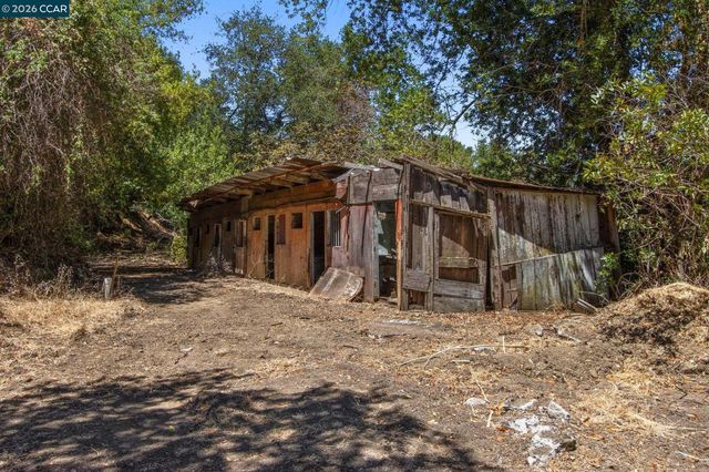 1180 Bear Creek Rd, Martinez, CA 94553