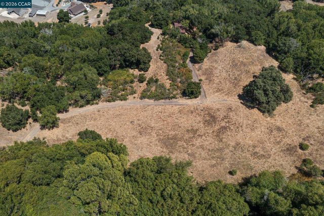 1180 Bear Creek Rd, Martinez, CA 94553