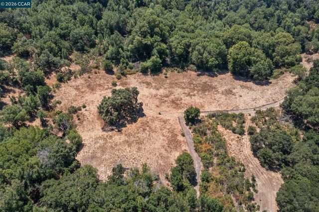 1180 Bear Creek Rd, Martinez, CA 94553