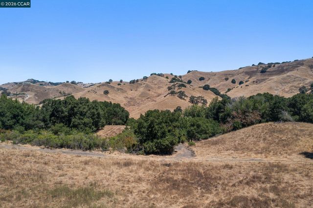 1180 Bear Creek Rd, Martinez, CA 94553