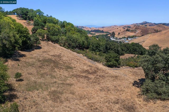 1180 Bear Creek Rd, Martinez, CA 94553