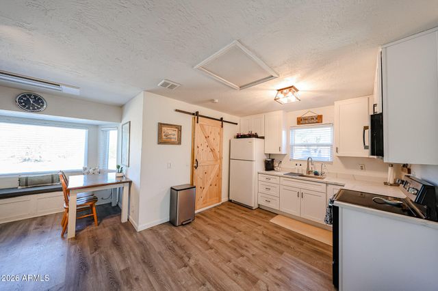 48624 N 3RD Avenue, New River, AZ 85087